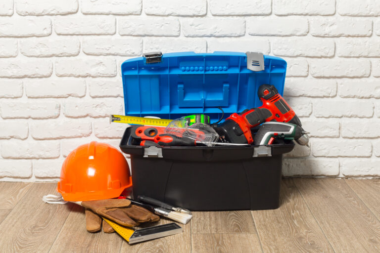 What Is In A Plumbers Tool Kit?